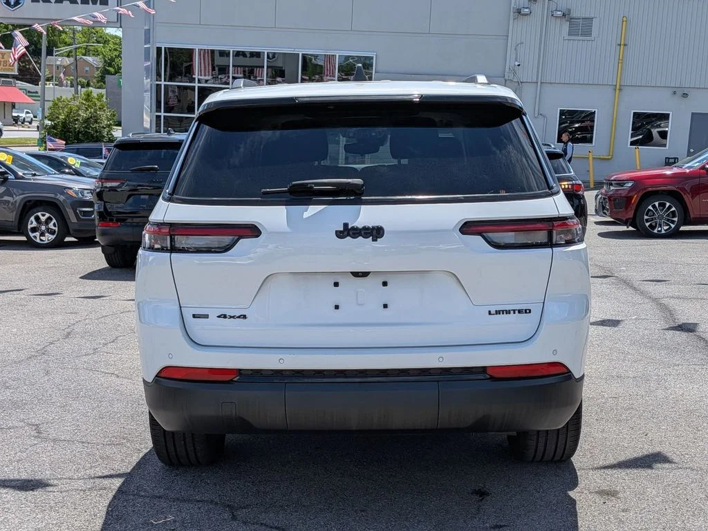 Used 2023 White Jeep Limited image 7