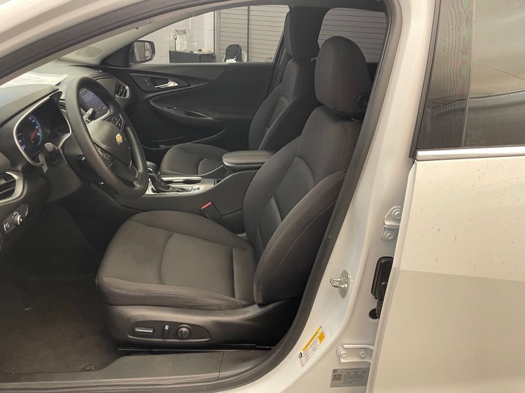 Used 2024 White Chevrolet LT 1LT image 22