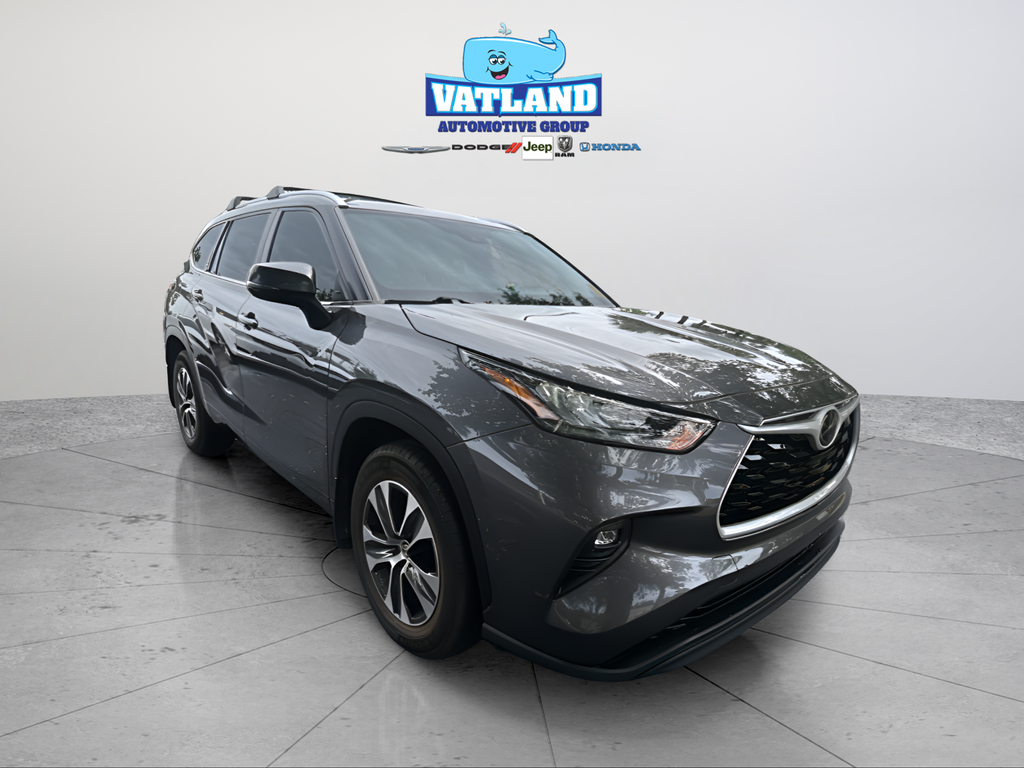 Used 2020 Gray Toyota XLE image 20