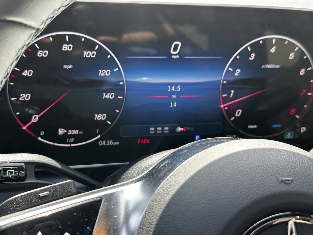 New 2026 Polar White Mercedes-Benz GLC 300 image 30