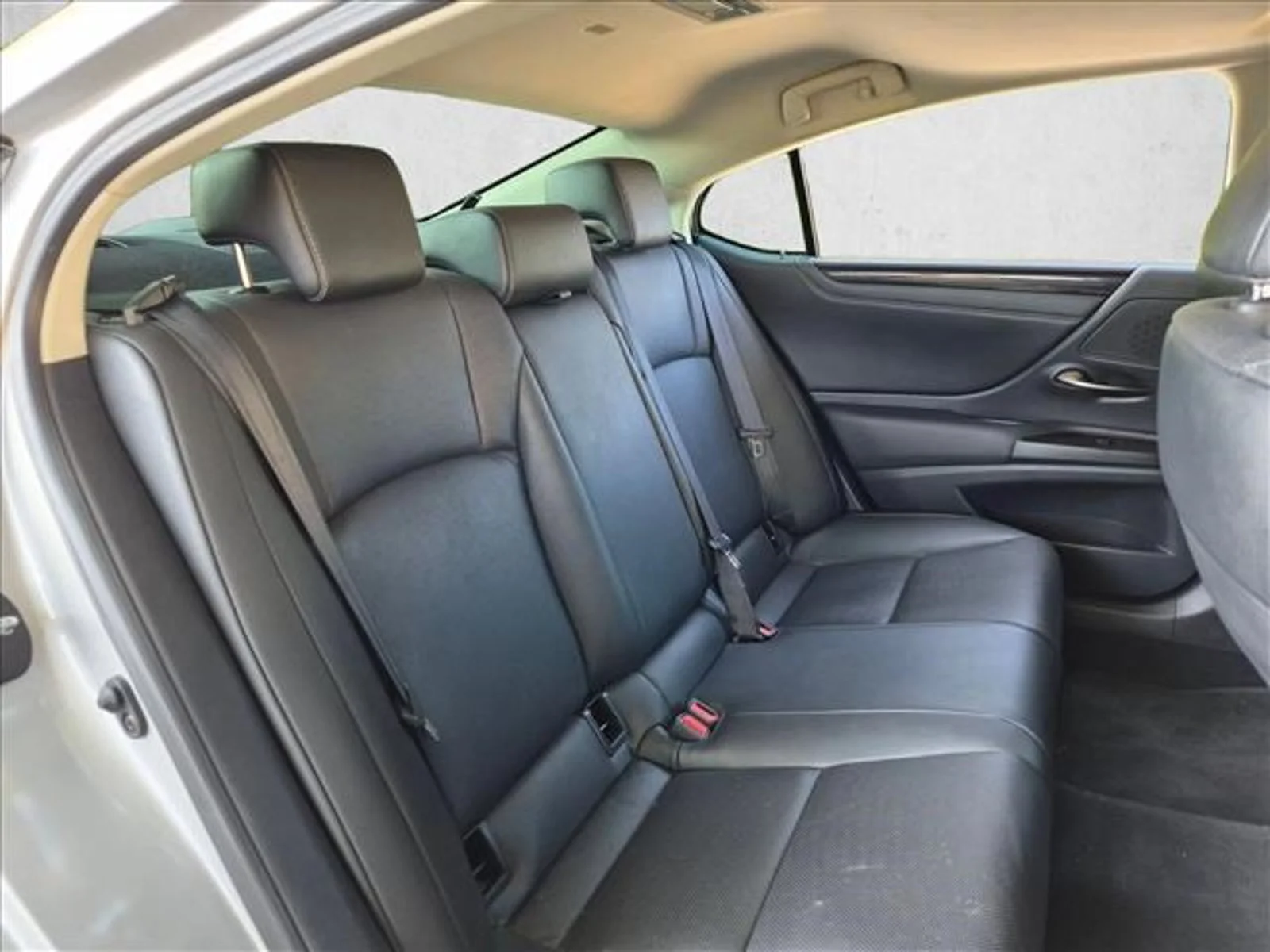 Used 2019 Atomic Silver Lexus ES 350 image 17