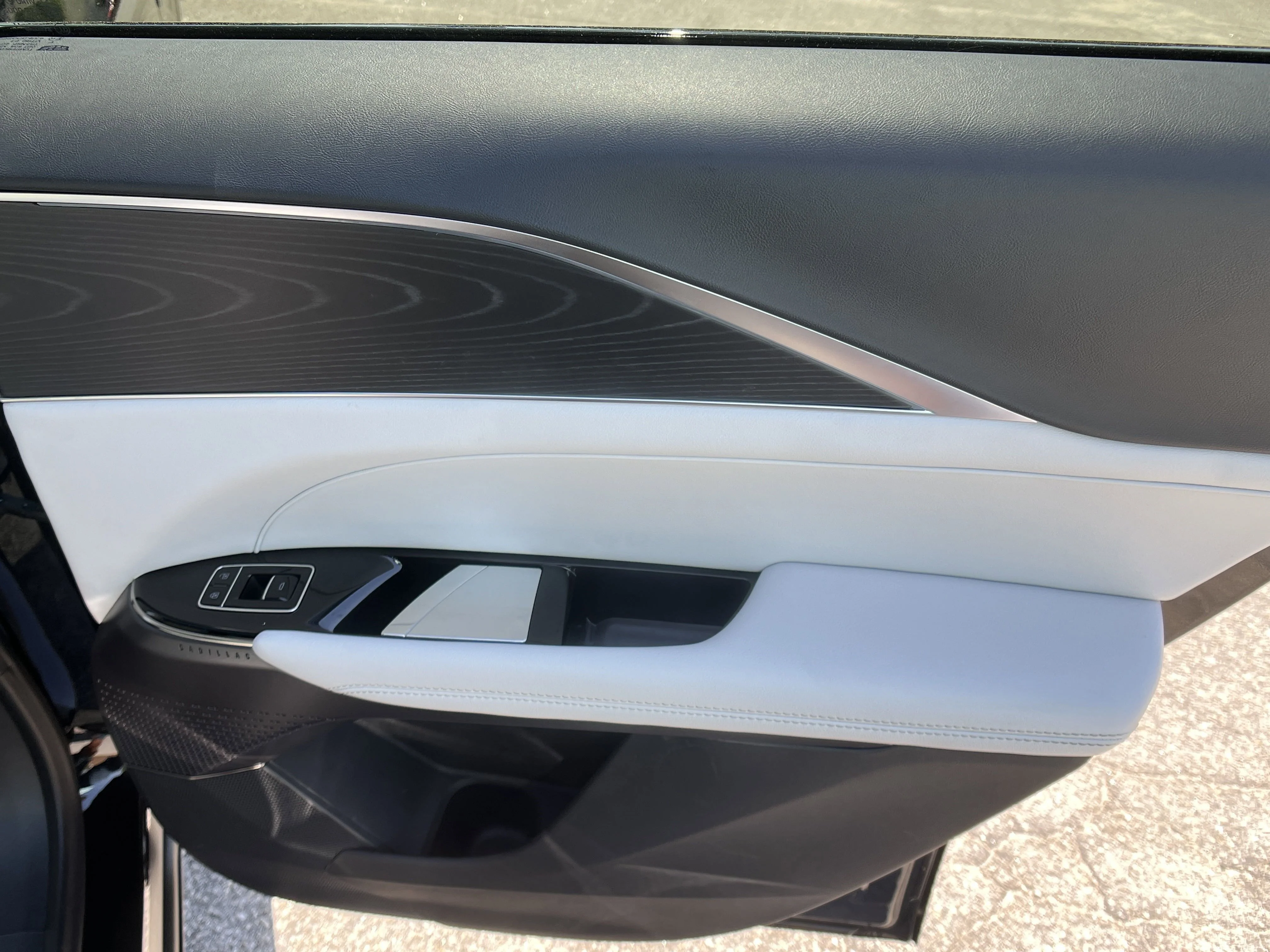 2025 Cadillac LYRIQ Luxury 1 - Photo 17
