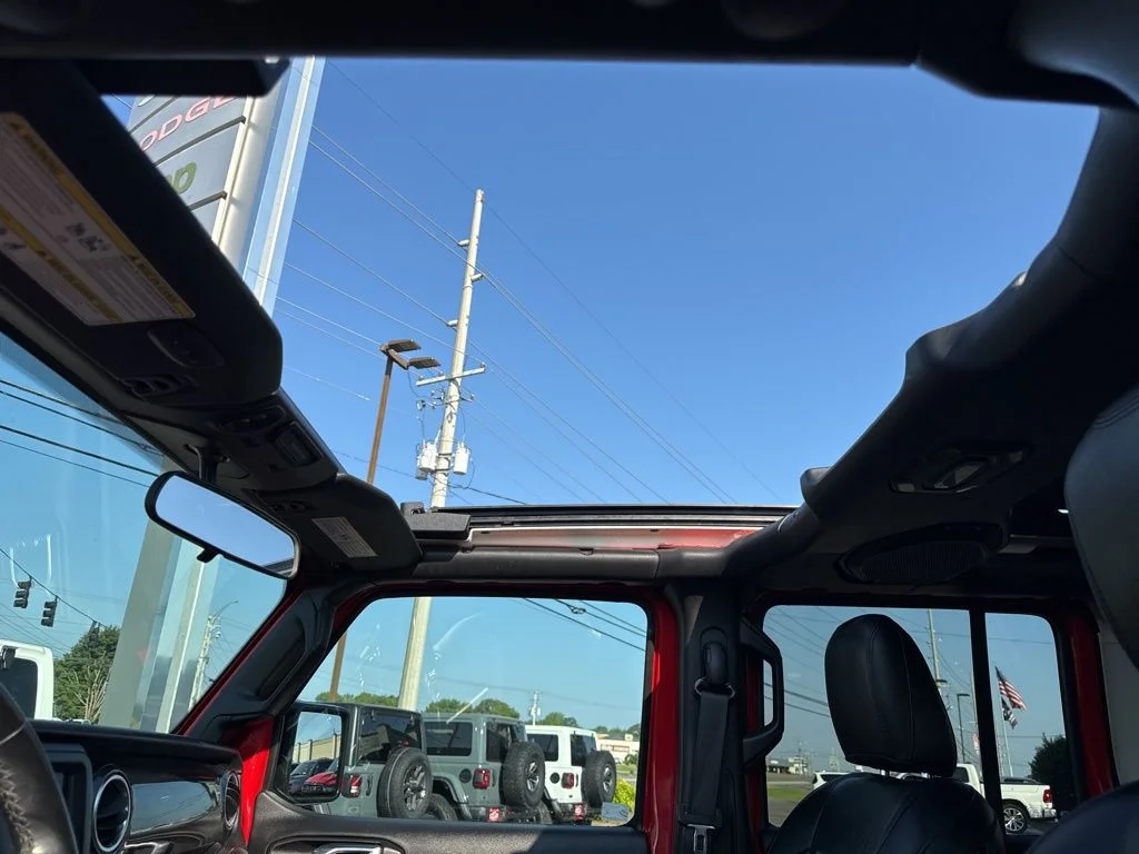 Used 2021 Red Jeep Unlimited Sahara Altitude image 31