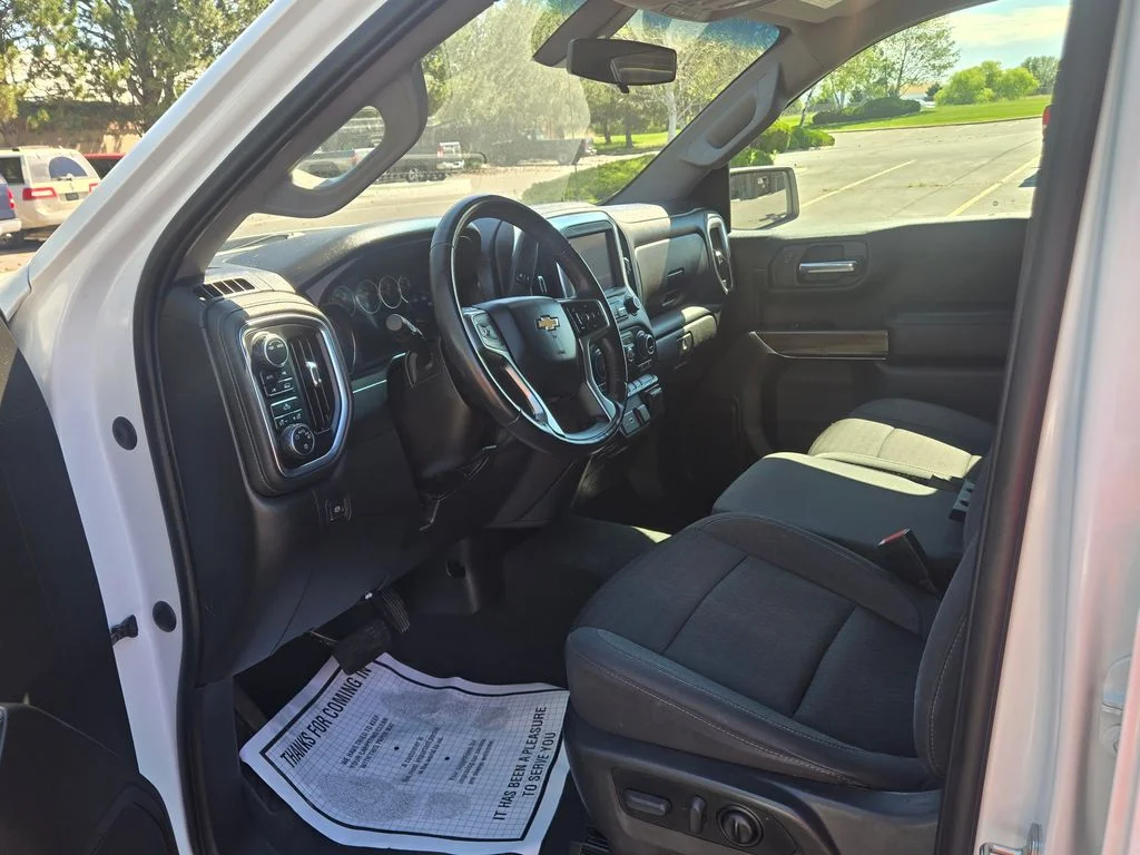 Used 2021 White Chevrolet LT image 8