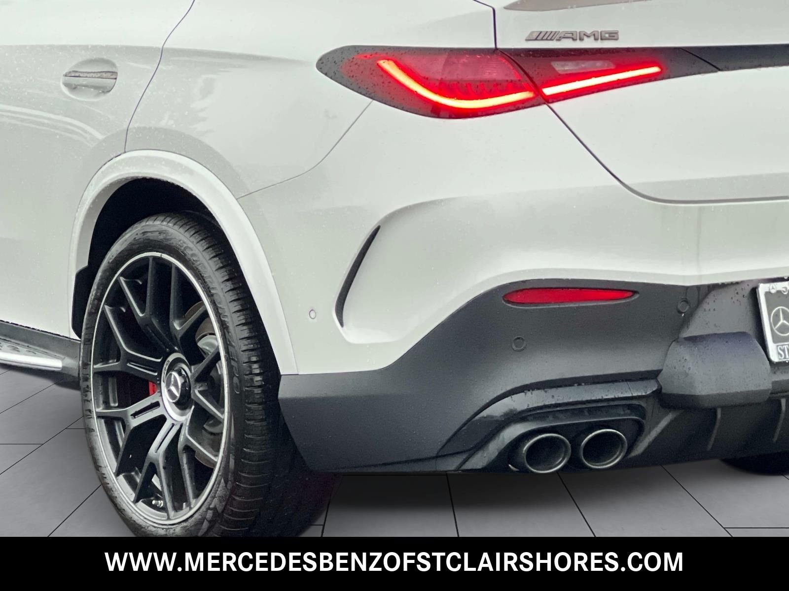 New 2027 MANUFAKTUR Moonlight White Metallic Mercedes-Benz AMG® GLC 53 4MATIC+ Coupe image 4