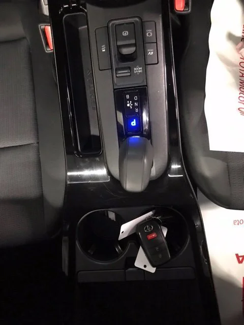 Used 2025  Toyota LE image 19