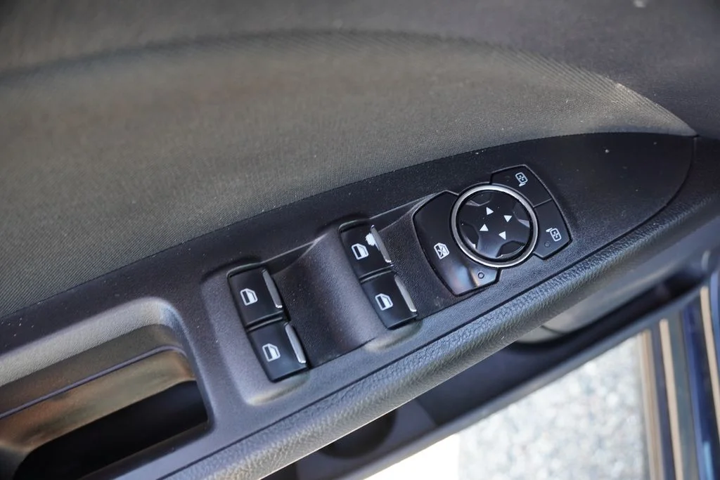 Used 2020 Blue Ford SE image 20