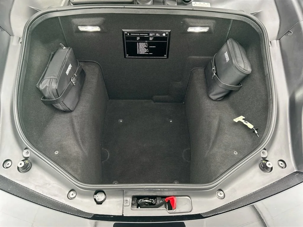 Used 2018 Nero Ferrari  image 30