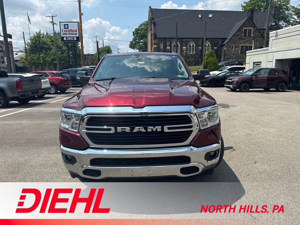 2020 RAM 1500 Big Horn/Lone Star 4x4 Crew Cab 5'7's photo