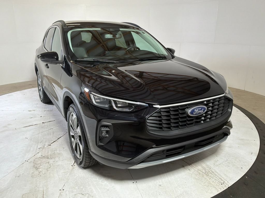 2025 Ford Escape Platinum AWD's photo