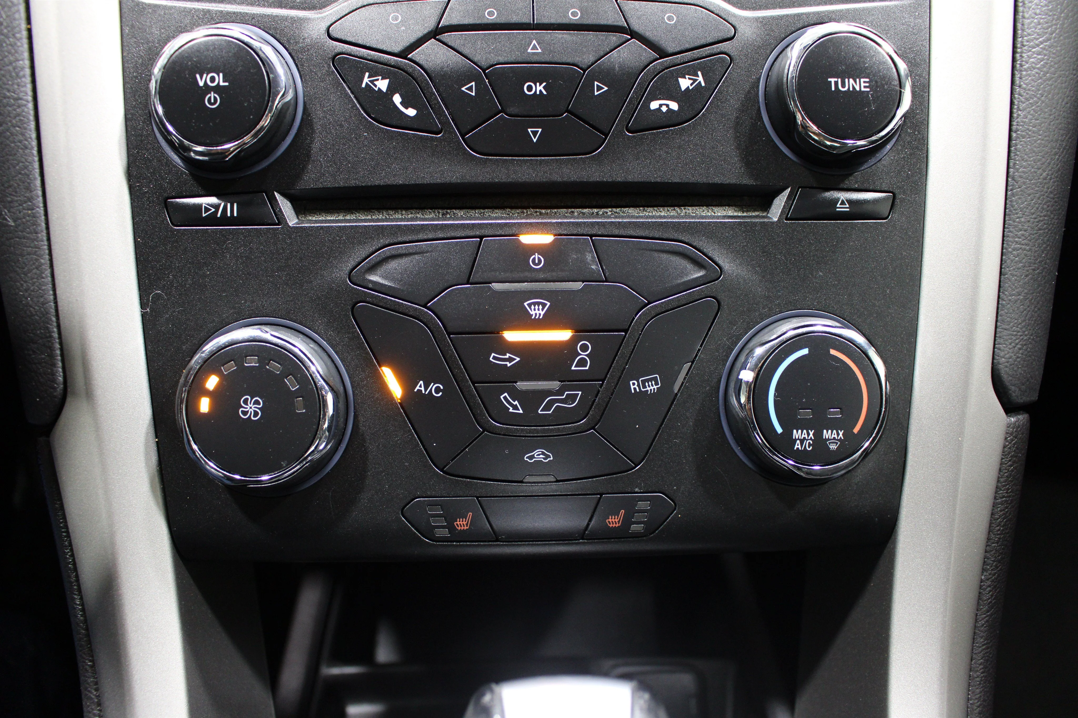 2016 Ford Fusion SE - Photo 15