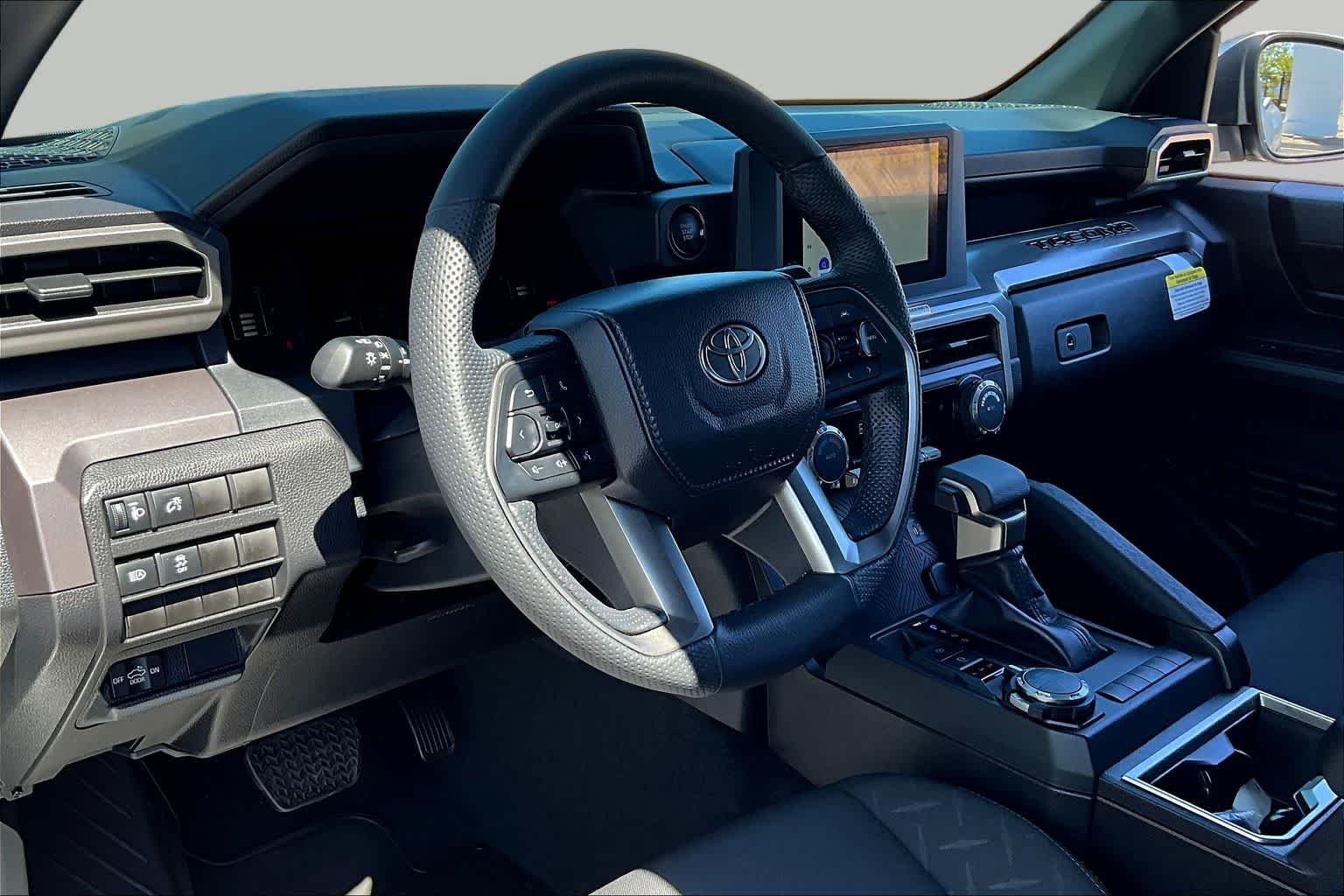 2026 Toyota Tacoma SR5 - Photo 17
