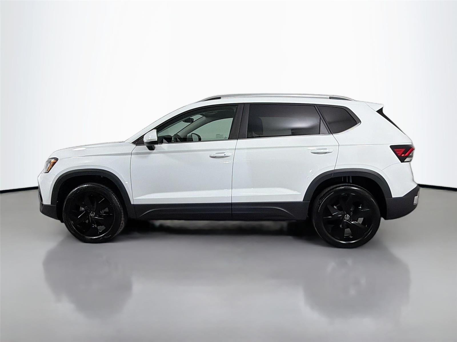 New 2026 Pure White Volkswagen SE image 8