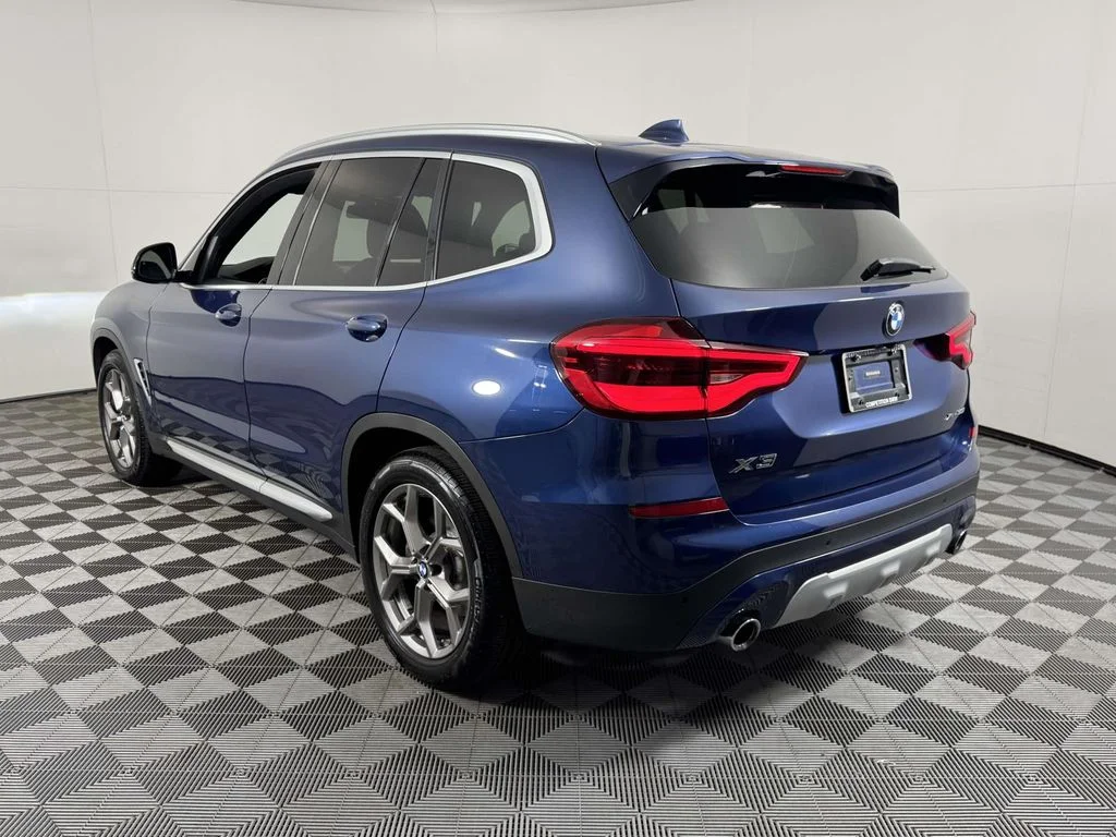 Used 2021 Blue BMW xDrive30i image 8