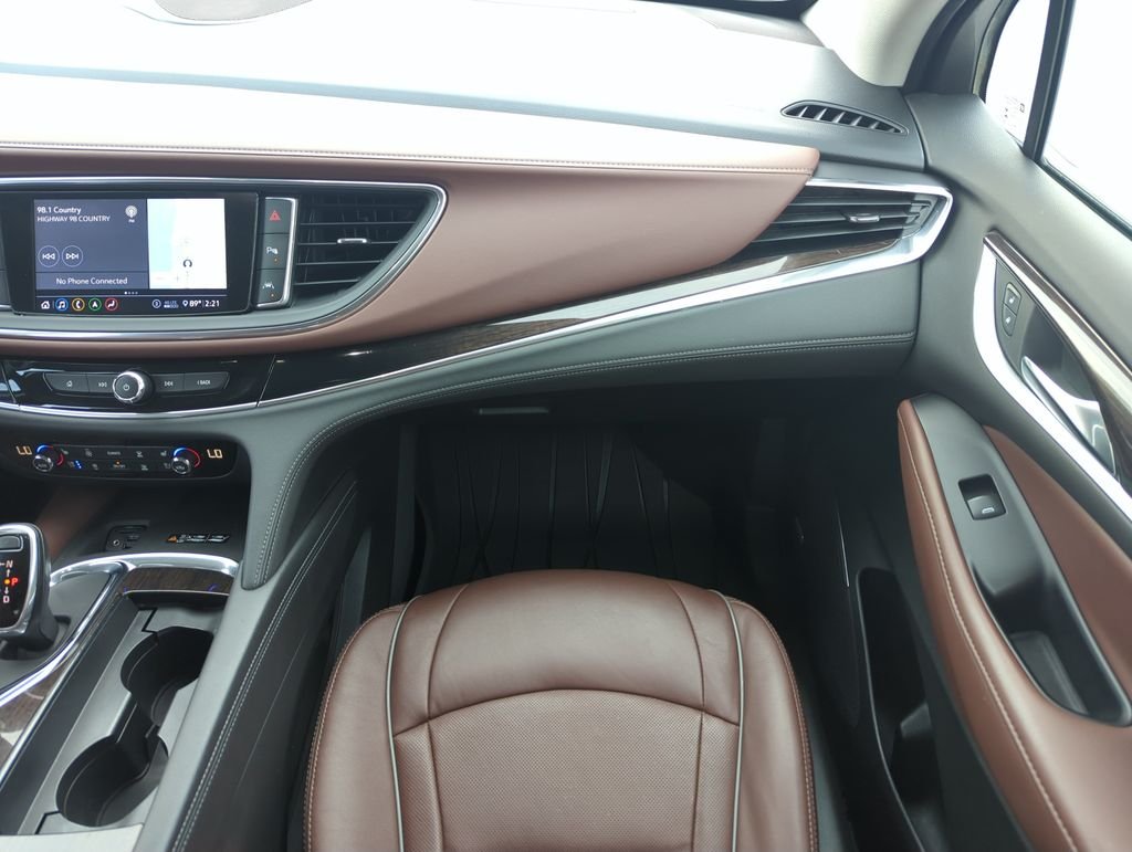 Used 2020 White Buick Avenir image 15