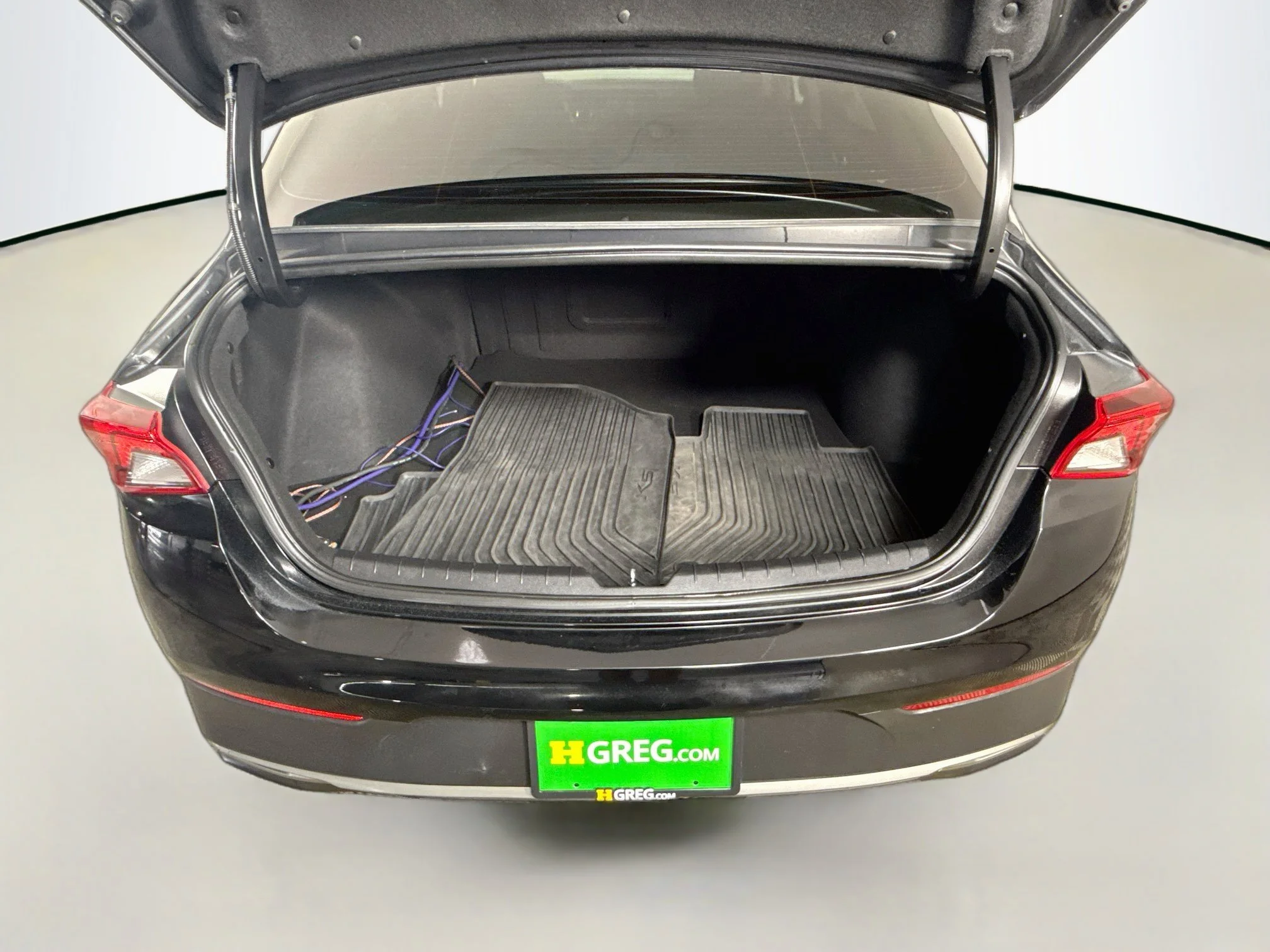 Used 2022 Ebony Black Kia LX image 30