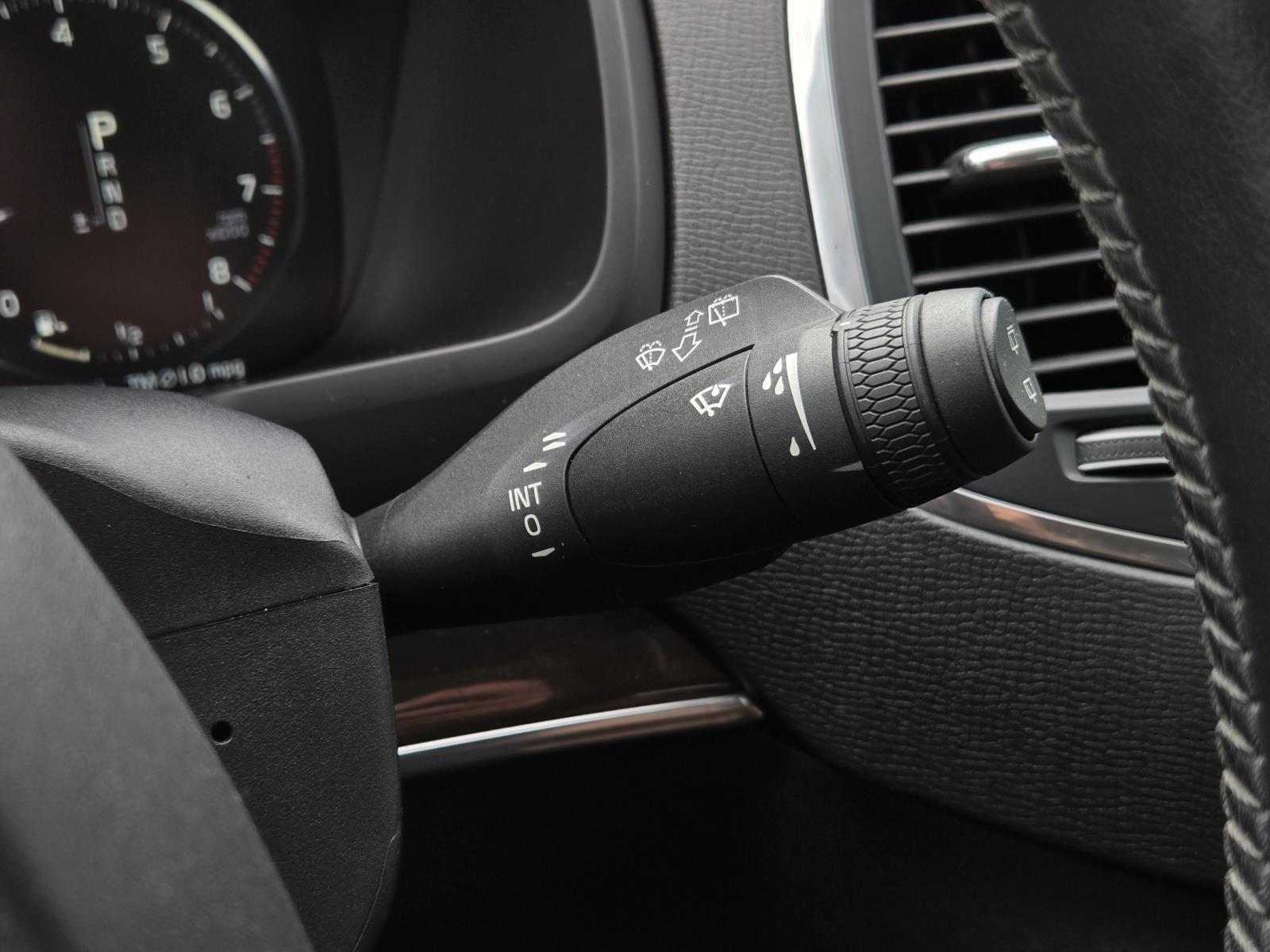 Used 2019 Gray Metallic Volvo Momentum image 20