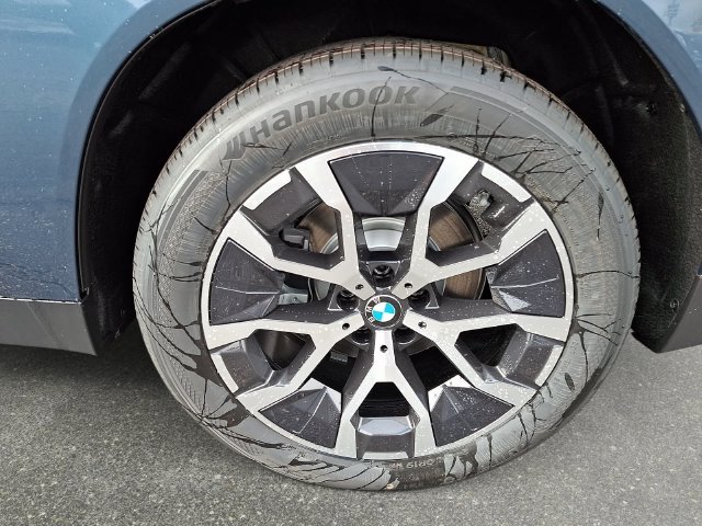 New 2026 Arctic Race Blue metallic BMW 30 xDrive image 8