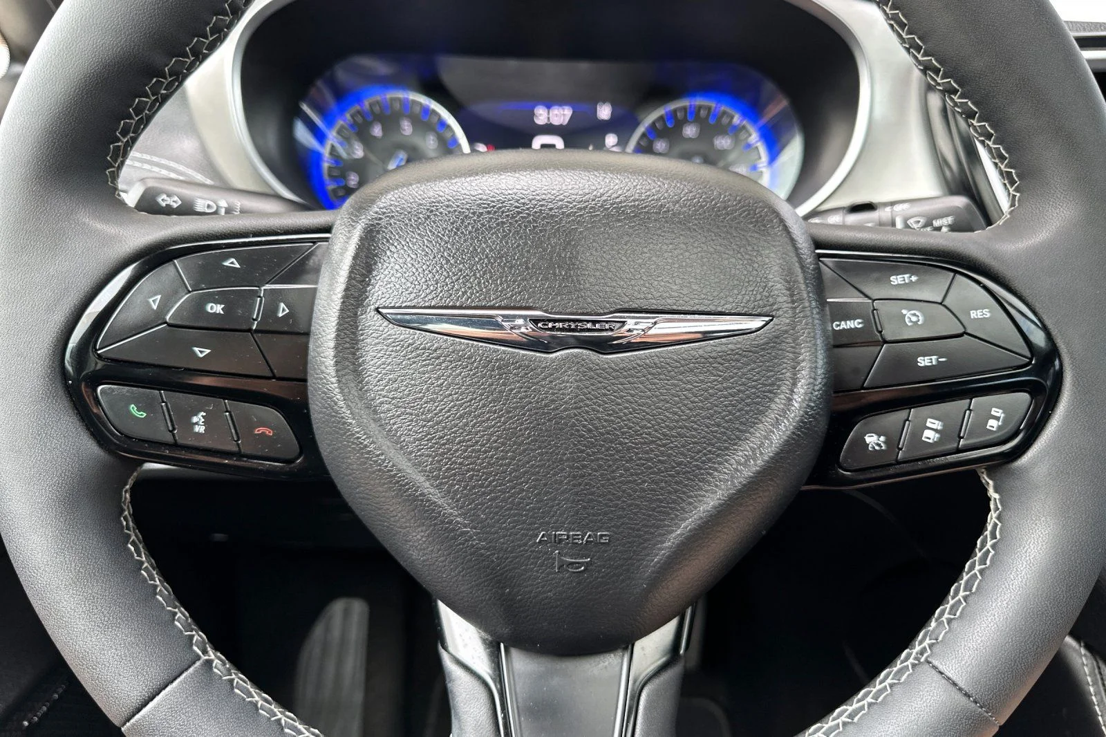 Used 2023 White Chrysler Limited image 26