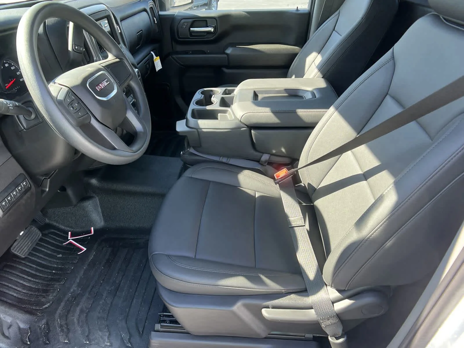 2025 GMC Sierra 3500HD Pro - Photo 18
