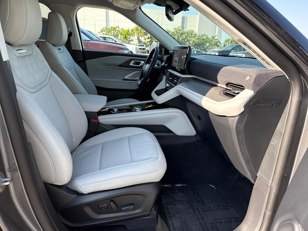 New 2026 Gray Ford Platinum image 22