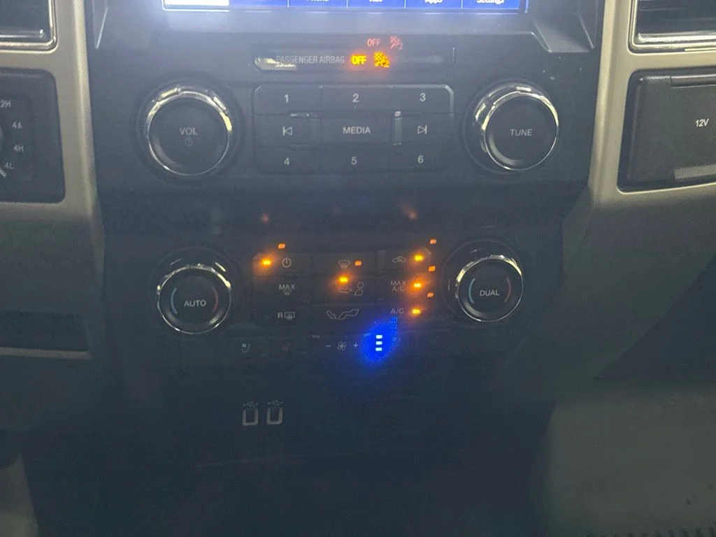 Used 2020 Oxford White Ford Lariat image 18