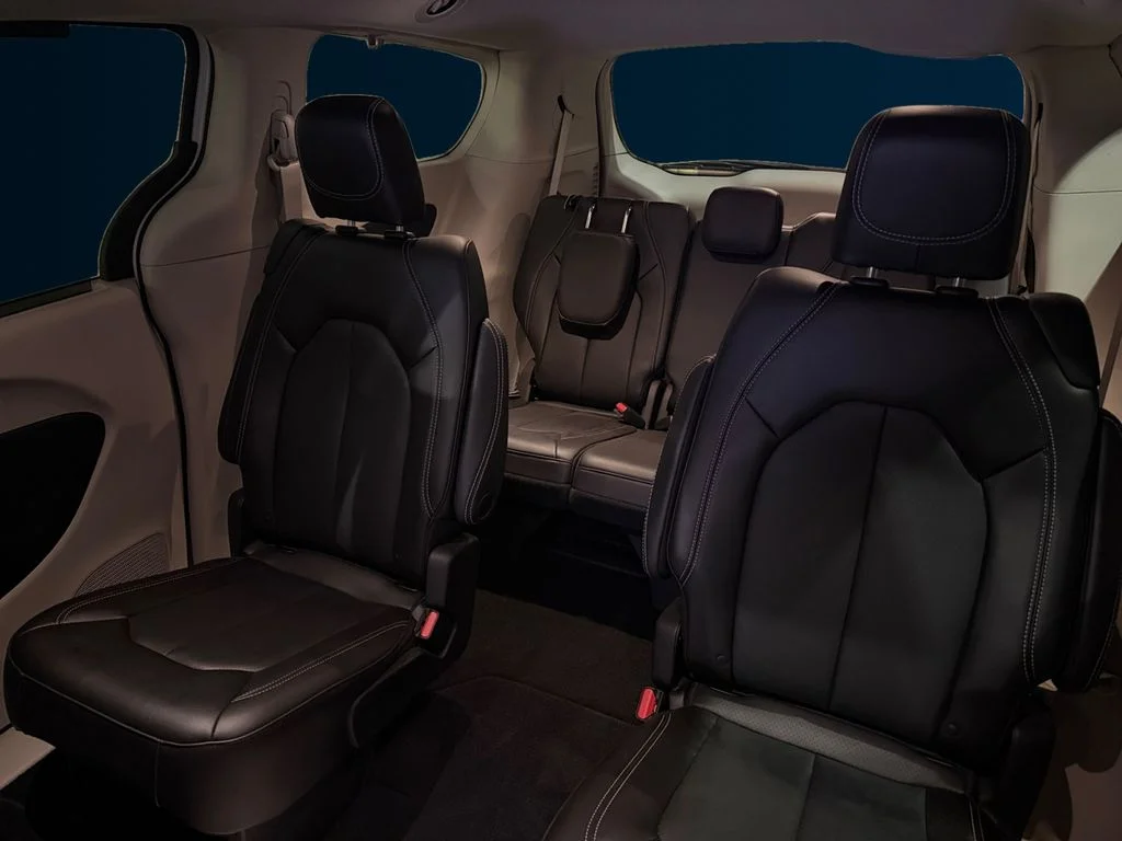 Used 2023 White Chrysler Touring L image 16