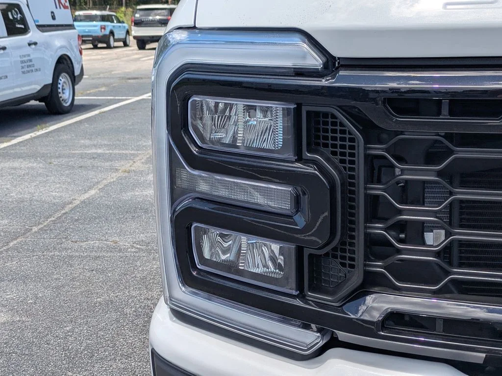 New 2026 Star White Metallic Tri-Coat Ford Lariat image 10