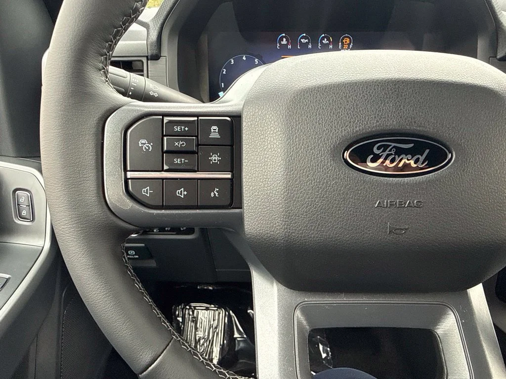 New 2026 Agate Black Metallic Ford XLT image 30