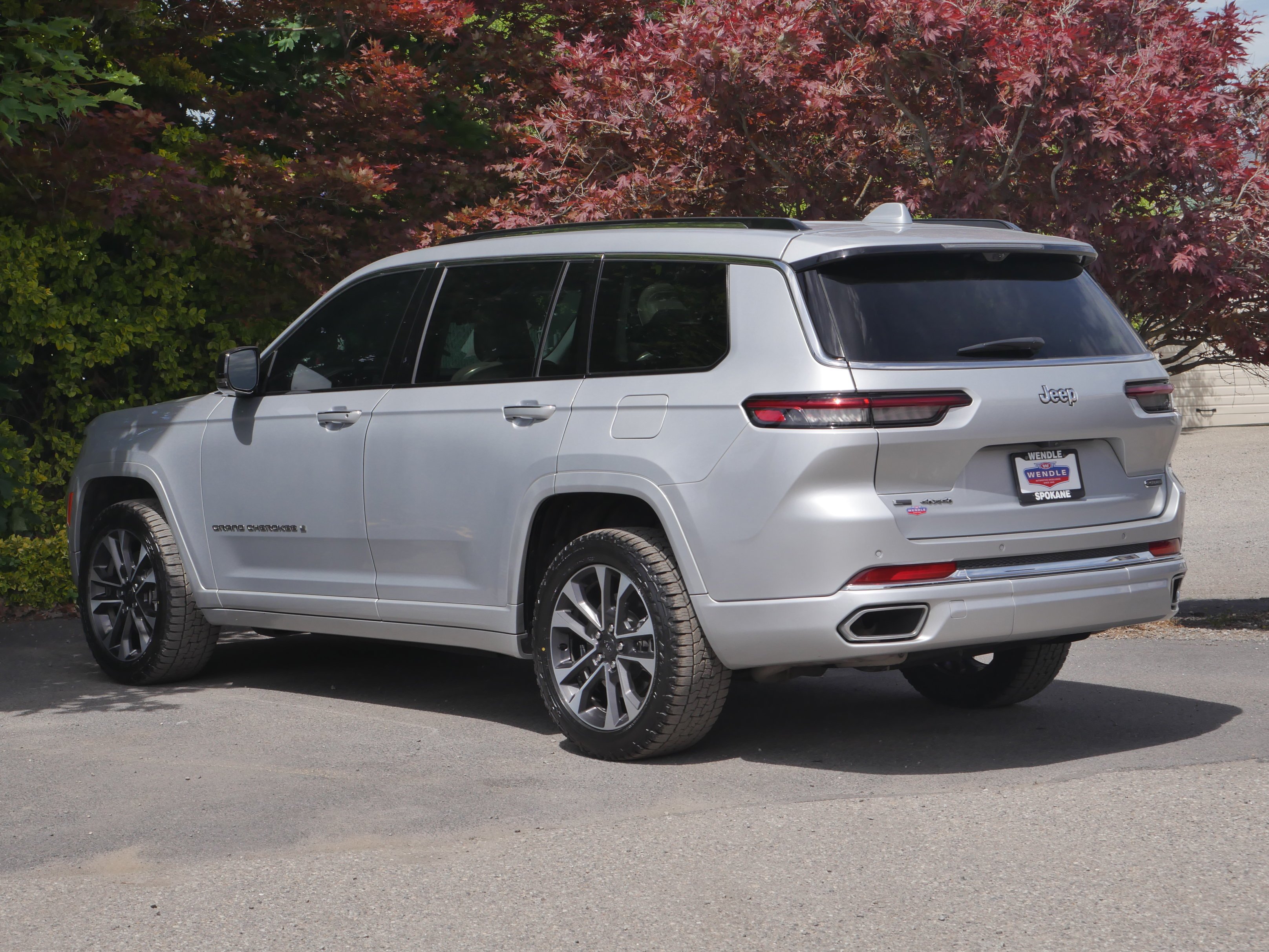 Used 2021 Silver Zynith Jeep Overland image 18