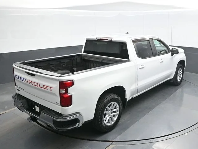 Used 2020 White Chevrolet LT image 17