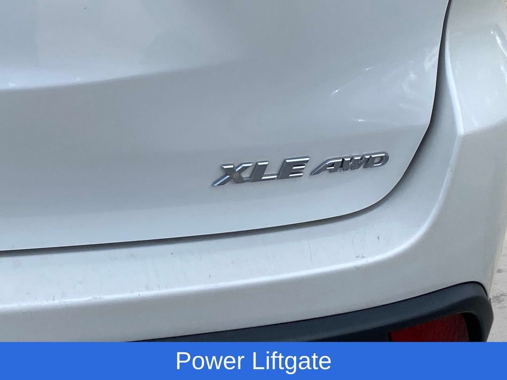 Used 2017 White Toyota XLE image 5