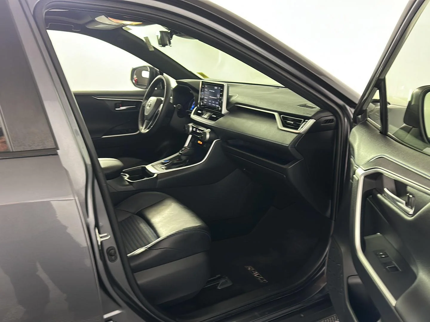 Used 2019 Magnetic Gray Metallic w/Black Roof Toyota XSE image 25