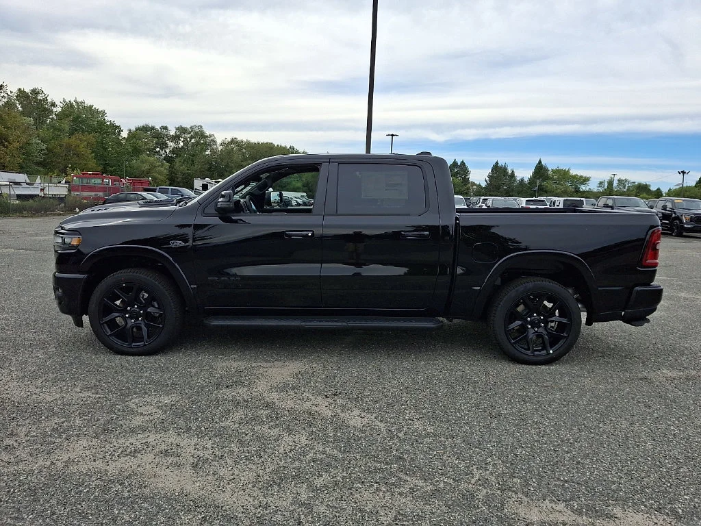 New 2027 Diamond Black Crystal Pearl-Coat Exterior Paint RAM Laramie image 5