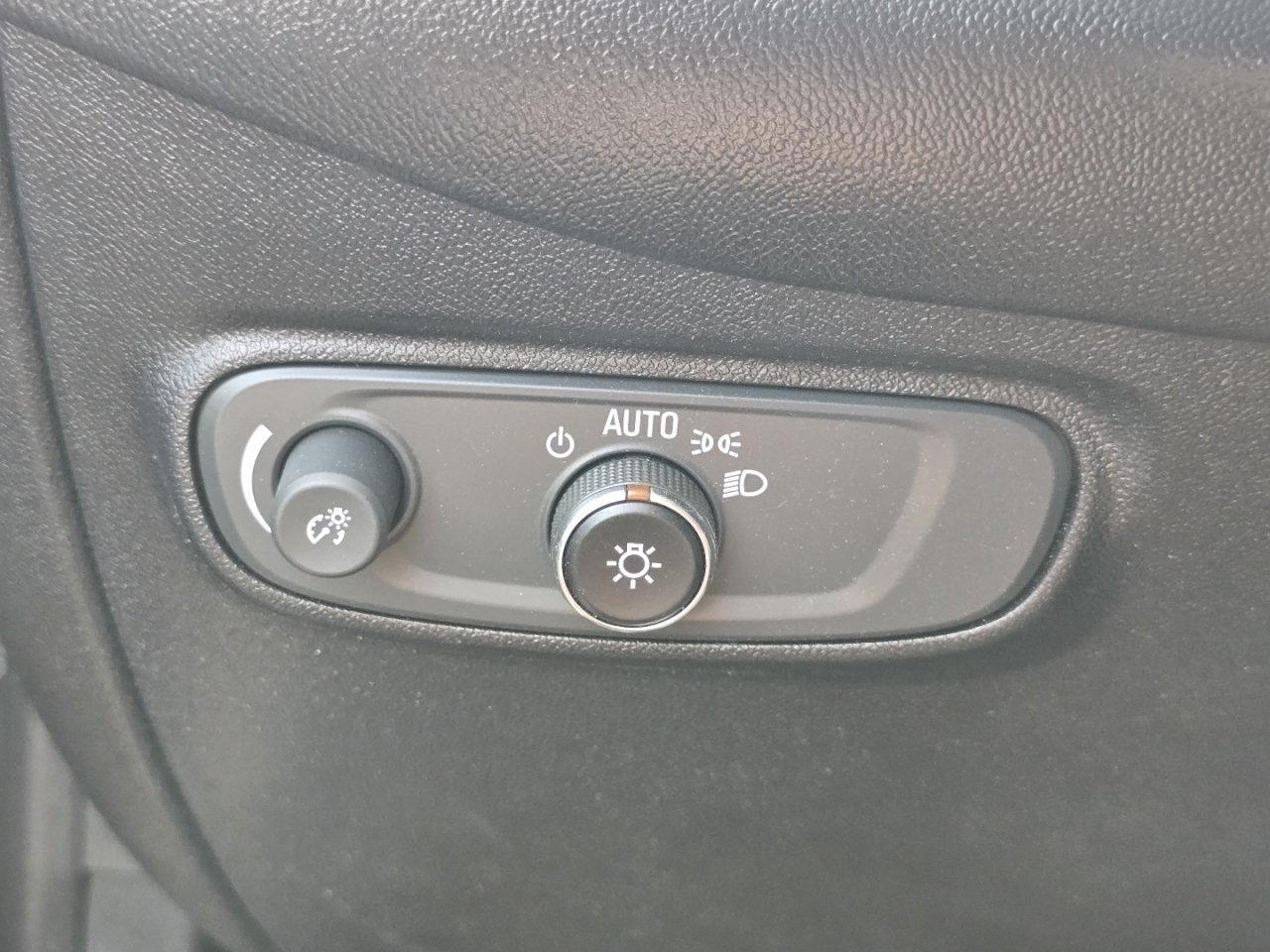 Used 2019 Gray Chevrolet LT image 24