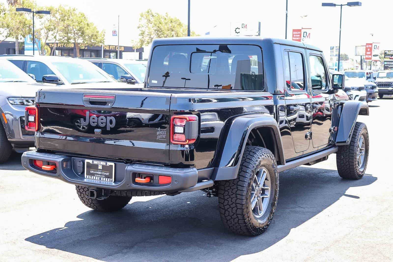 New 2026 Black Clear-Coat Exterior Paint Jeep Mojave X image 4