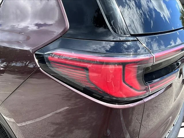 Certified Used 2026 Crystal Metallic GMC Elevation image 23