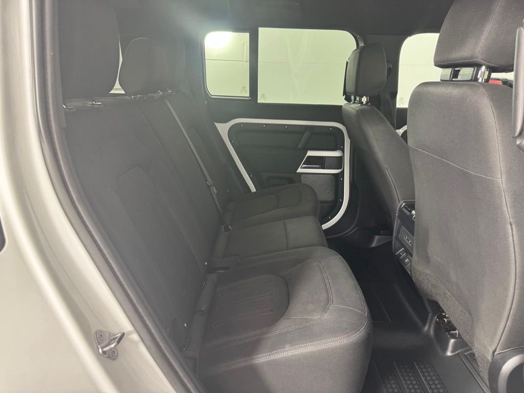 Used 2022 White Land Rover Standard image 26