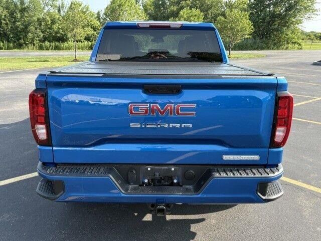 Used 2024 Dynamic Blue Metallic GMC Elevation image 12