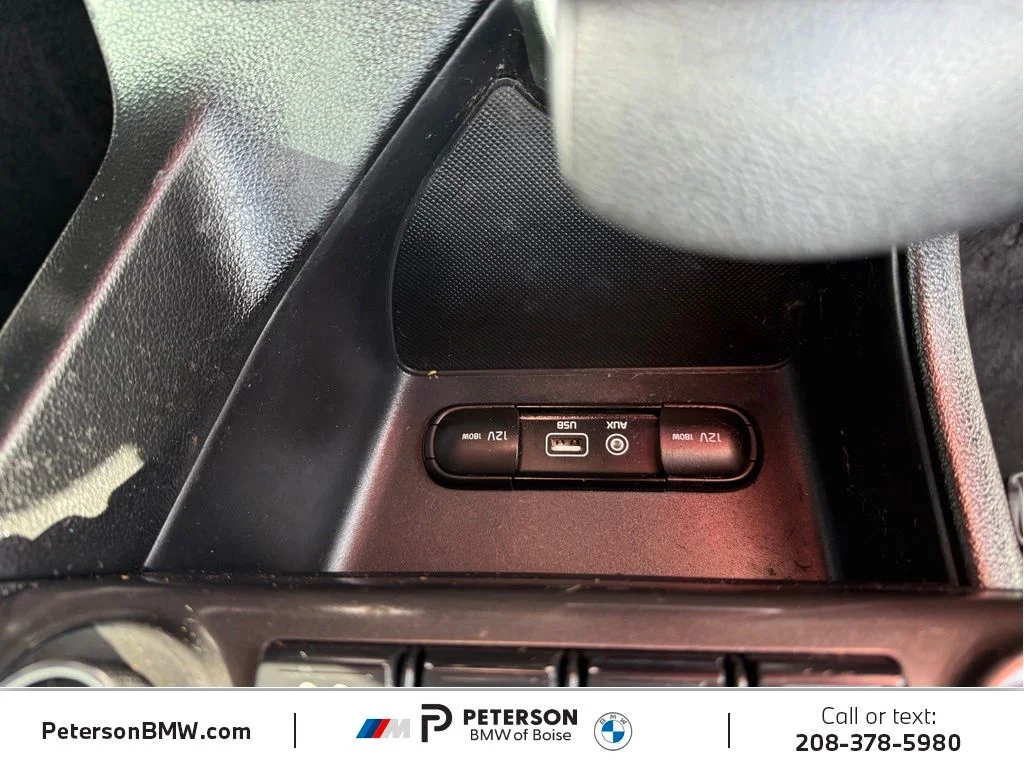 Used 2017 Silver Kia LX image 22