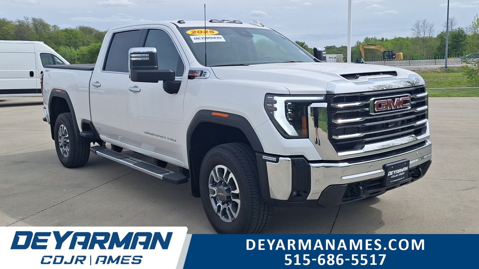 Used 2025 White GMC SLT image 1