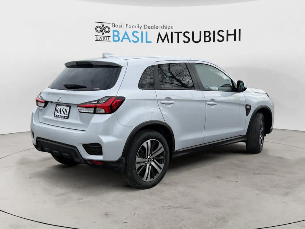New 2026 White Diamond Mitsubishi ES image 3