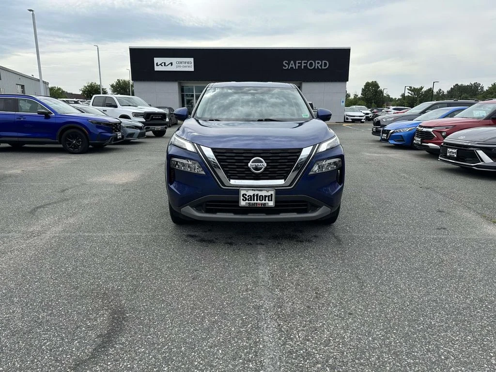 Used 2021 Blue Nissan SV image 16