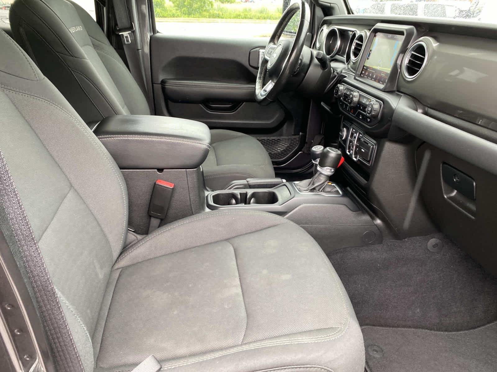 Used 2022 Granite Crystal Metallic Clearcoat Jeep Overland image 26