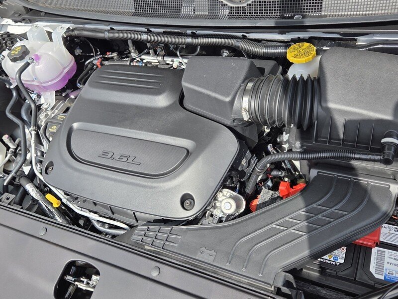 2026 Chrysler Pacifica Select - Photo 21