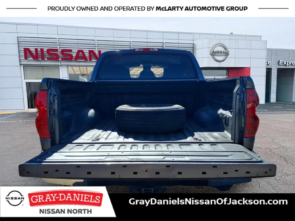 Used 2015 Gray Toyota SR5 image 8