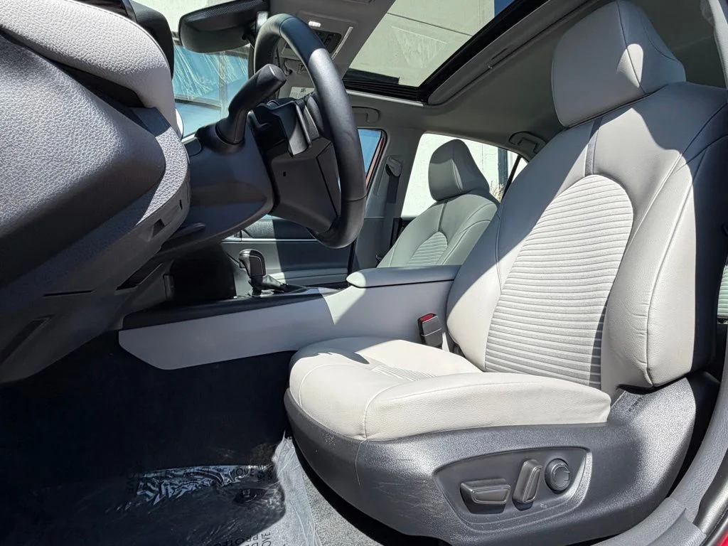 2022 Toyota Camry SE - Photo 7
