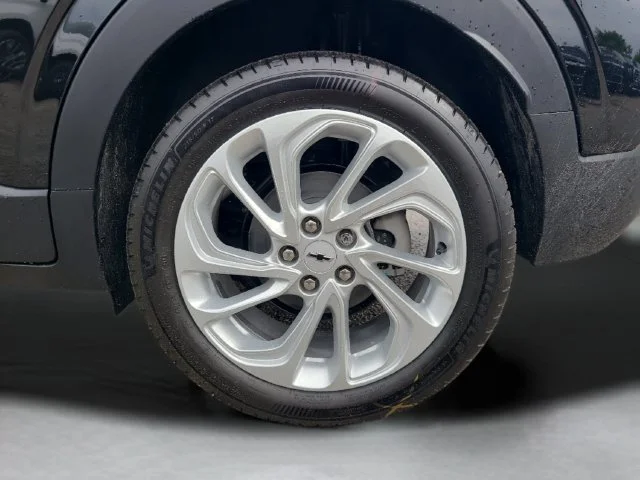 New 2027 Mosaic Black Metallic Chevrolet LT image 33