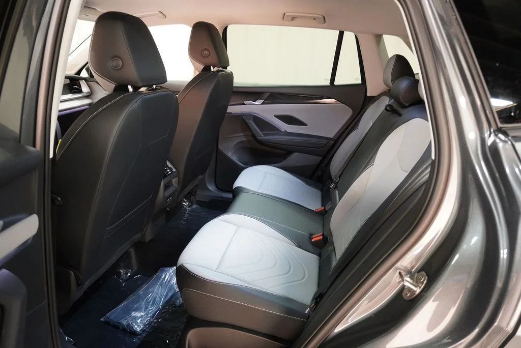 New 2026 Platinum Gray Volkswagen 2.0T SE image 11