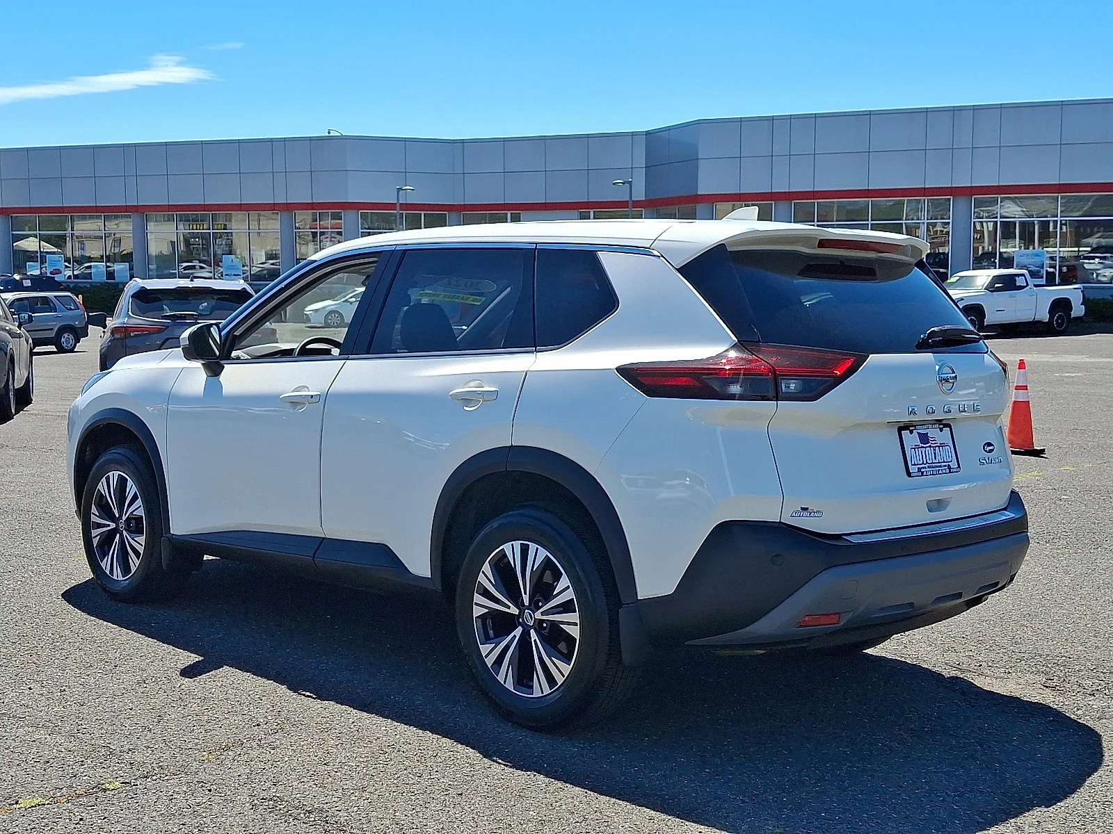 Used 2021 Pearl White Tricoat Nissan SV image 5